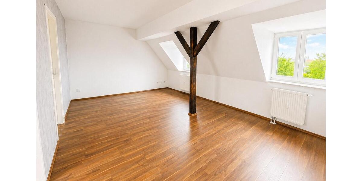 Dachgeschoßwohnung Merseburg - 4 Zimmer, 90 m&sup2;, 590&euro; | Angebot:26535293