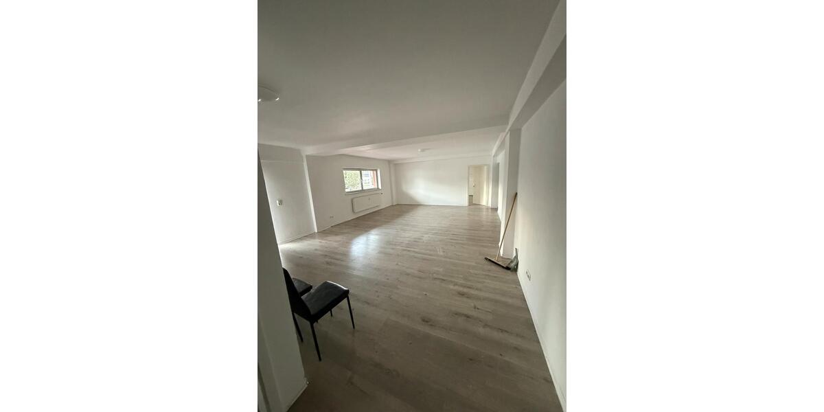 4-Zimmer-Wohnung ca. 150 m² – Küche & Bad 4 zimmer