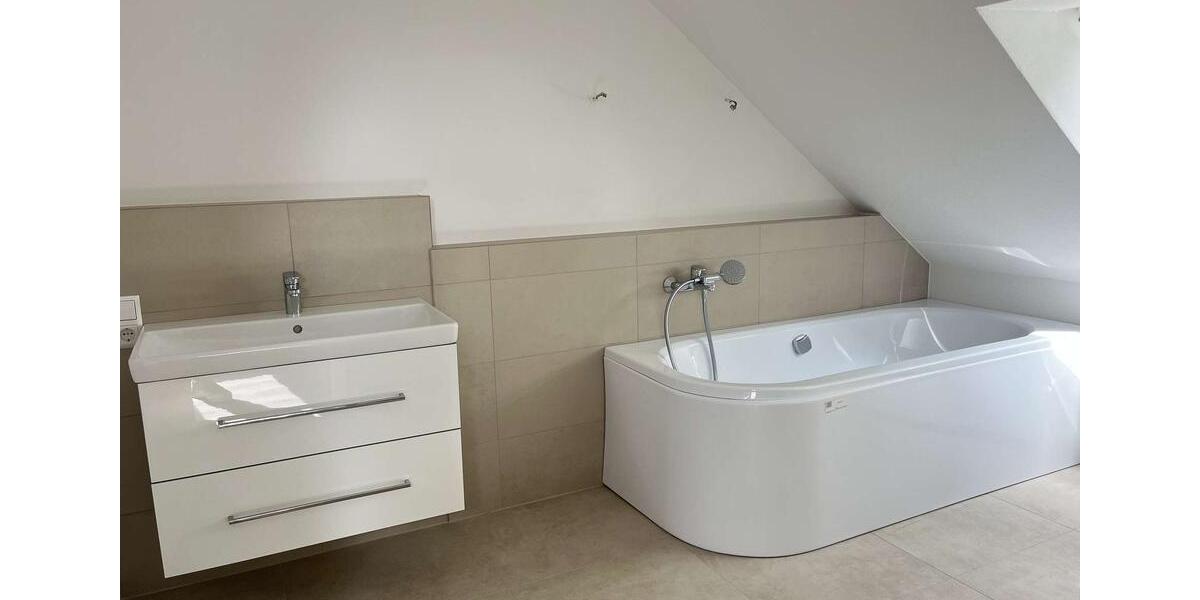 Dachgeschoßwohnung Uetze - 4 Zimmer, 78 m&sup2;, 780&euro; | Angebot:24345589