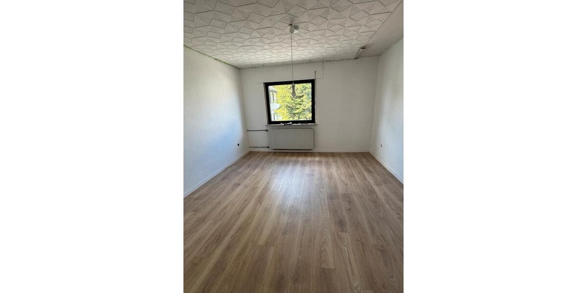Etagenwohnung Bad Camberg - 3 Zimmer, 80 m&sup2;, 900&euro; | Angebot:26512789