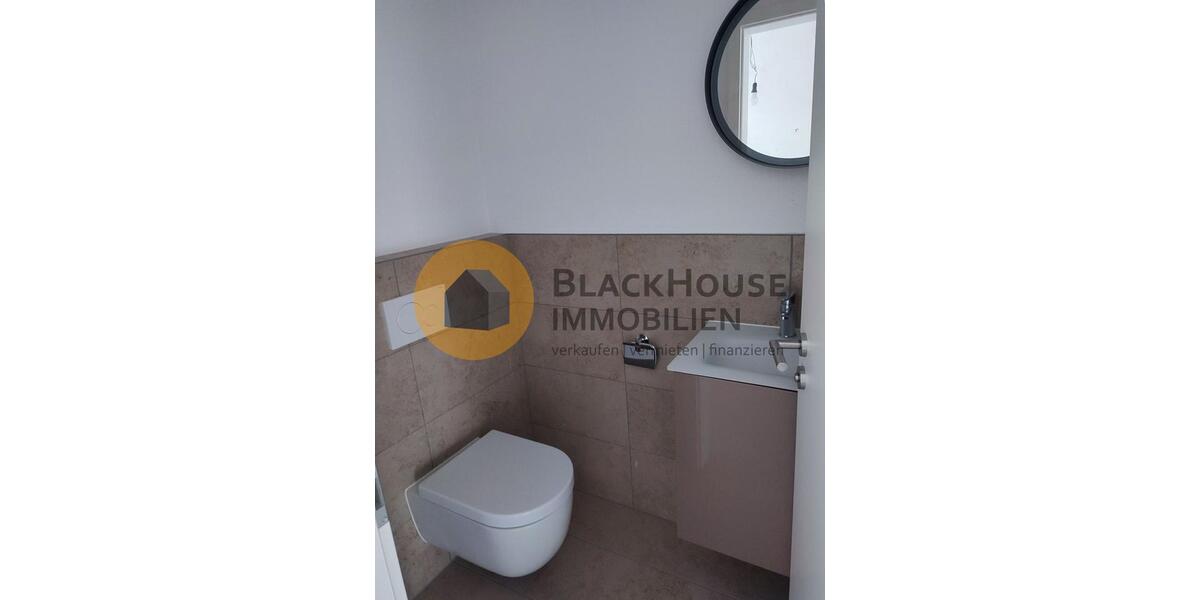 Dachgeschoßwohnung Ingolstadt Südost - 6 Zimmer, 187 m&sup2;, 2.400&euro; | Angebot:24494397