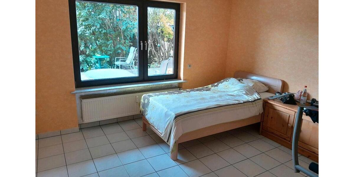 Etagenwohnung Rosbach vor der Höhe - 1 Zimmer, 100 m&sup2;, 600&euro; | Angebot:26491635