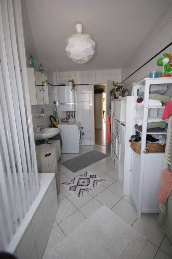 **Schicke, helle 2-Zi. Maisonette Wohnung, Westend-Nord, Reuterweg + EBK + Balkon**