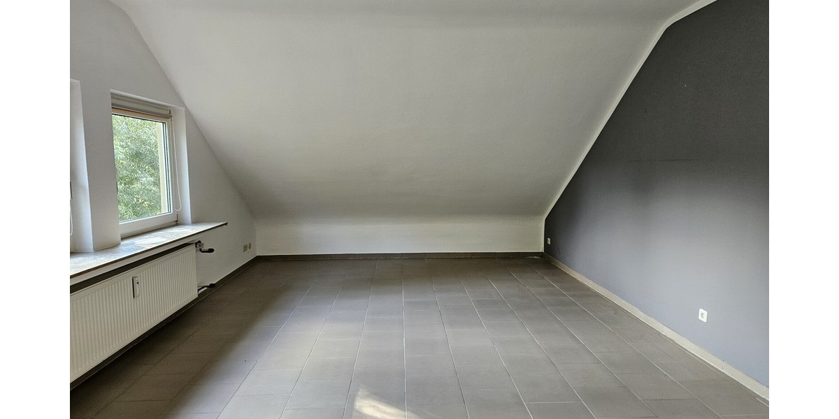 Moderne Dachgeschosswohnung in ruhiger Lage - Dachgeschoßwohnung Königswinter | Angebot:24863857