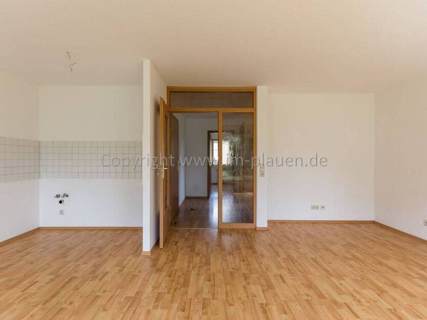 Plauen-Neundorf: 2-Zimmerwohnung mit Terrasse & Außenstellplatz