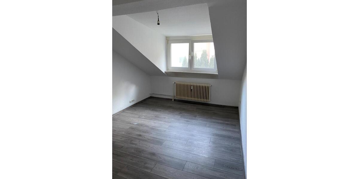 Dachgeschoßwohnung Lüdenscheid - 4 Zimmer, 420&euro; | Angebot:23693160