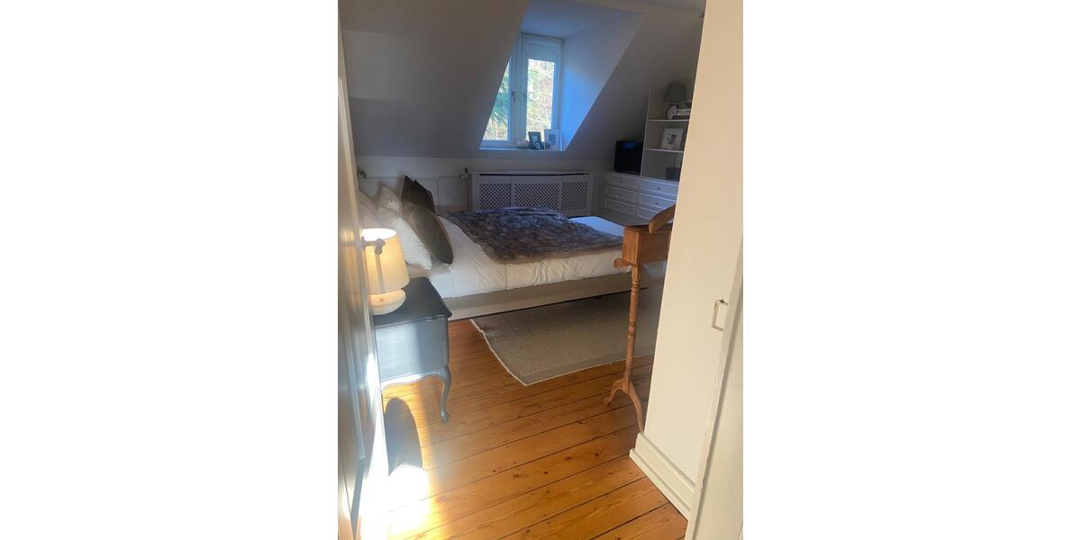 Dachgeschoßwohnung Baden-Baden Baden - 4 Zimmer, 113 m&sup2;, 1.500&euro; | Angebot:25649140