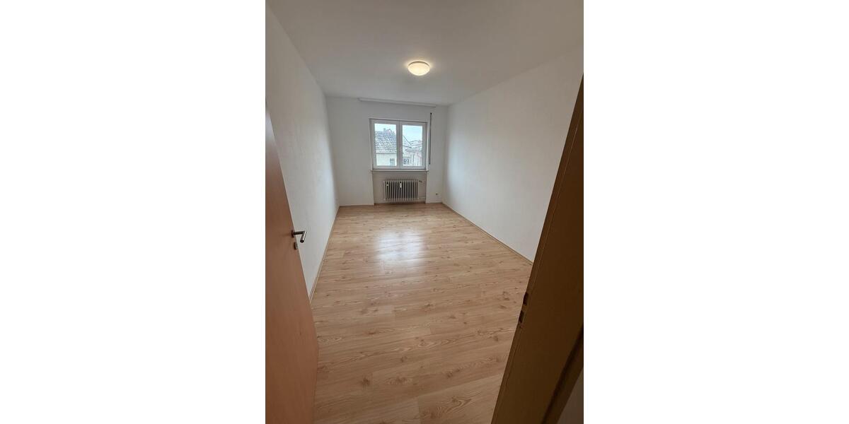 Etagenwohnung Reichelsheim (Wetterau) - 4 Zimmer, 112 m&sup2;, 1.150&euro; | Angebot:25149395