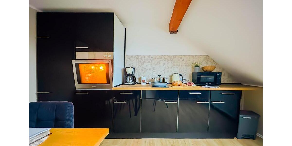 Dachgeschoßwohnung Remscheid Lüttringhausen - 2 Zimmer, 65 m&sup2;, 1.300&euro; | Angebot:24475277