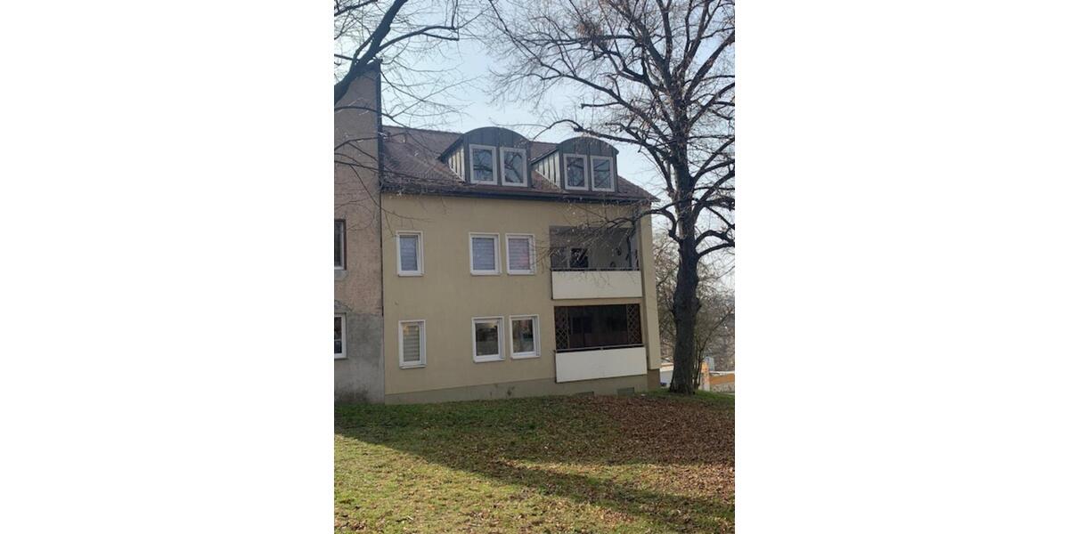 Dachgeschoßwohnung Apolda - 3 Zimmer, 92 m&sup2;, 810&euro; | Angebot:25540086