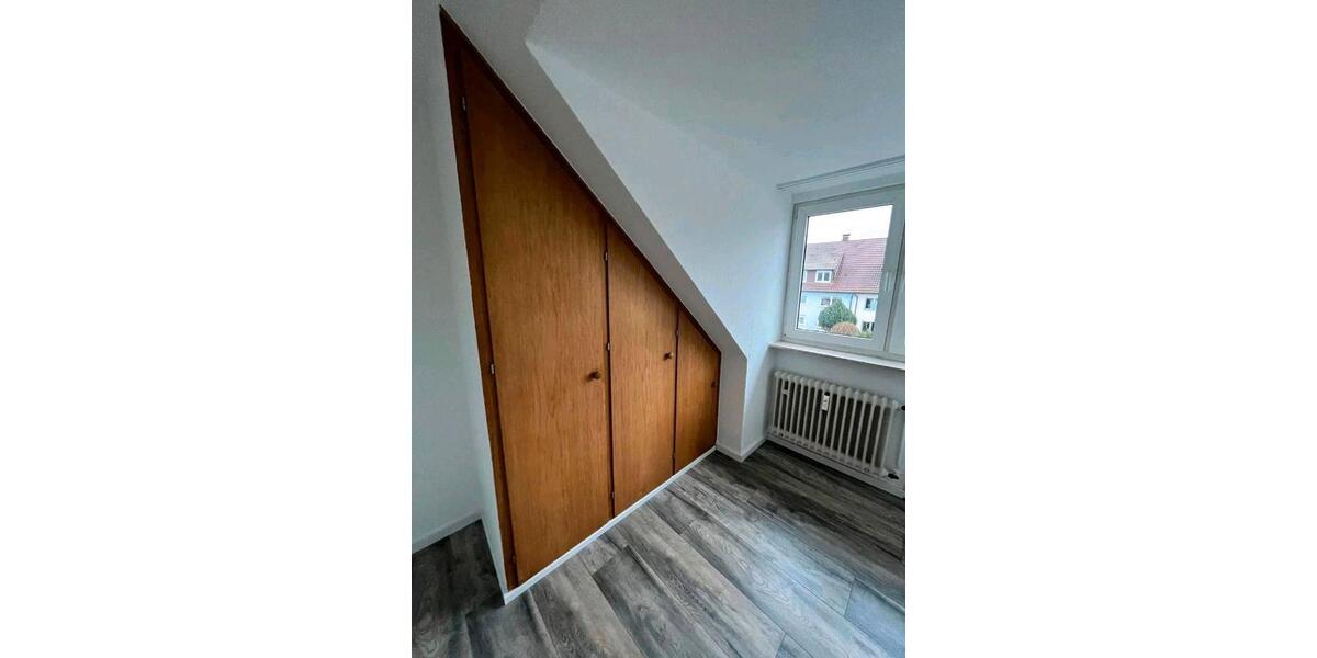 Dachgeschoßwohnung Lohfelden - 2.5 Zimmer, 80 m&sup2;, 850&euro; | Angebot:26413060