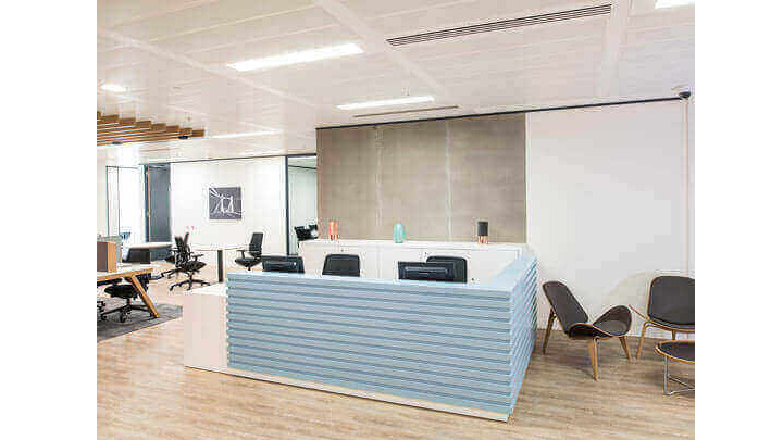 Köln-Ehrenfeld: Flexibles, möbliertes Büro L im Colonius Carré zimmer