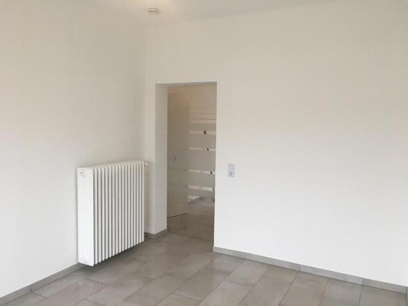 Helle, modernisierte 2- Zimmerwohnung mit Balkon, provisionsfrei