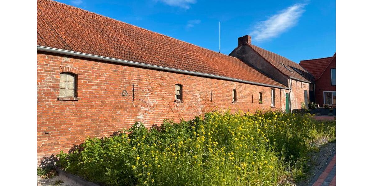 Mehrfamilienhaus, Wohnhaus Hage - 10 Zimmer, 550 m&sup2;, 950&euro; | Angebot:26665680