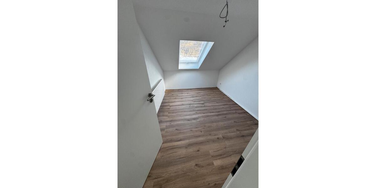 Dachgeschoßwohnung Amorbach - 4 Zimmer, 93 m&sup2;, 850&euro; | Angebot:26003215