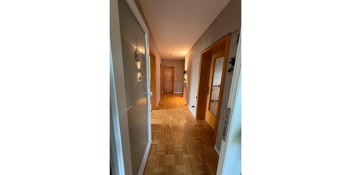 Erdgeschoßwohnung Bröckel - 4 Zimmer, 135 m&sup2;, 1.200&euro; | Angebot:24749760