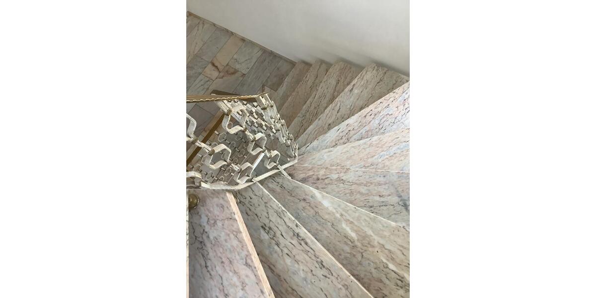 Etagenwohnung Frickenhausen - 4 Zimmer, 137 m&sup2;, 1.400&euro; | Angebot:24711366