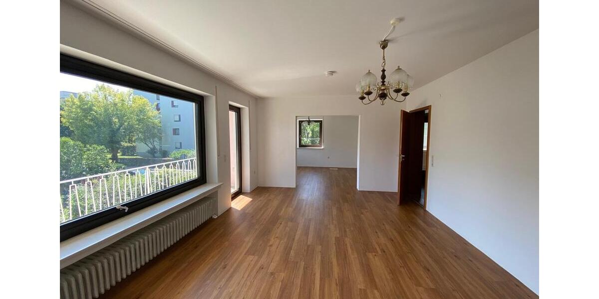 Zentral gelegene 5-Zimmer-Wohnung mit Balkon in Meitingen zimmer