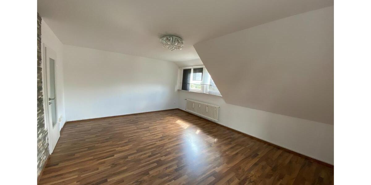 Dachgeschoßwohnung Bevern - 3 Zimmer, 73 m&sup2;, 650&euro; | Angebot:24933500