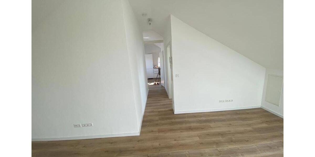 Dachgeschoßwohnung Wendlingen am Neckar - 2.5 Zimmer, 60 m&sup2;, 1.000&euro; | Angebot:25053517