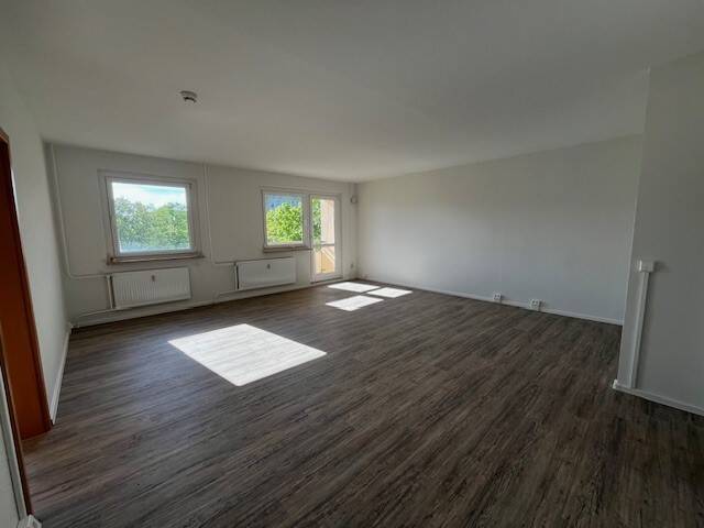 Etagenwohnung Zwickau Neuplanitz - 4 Zimmer, 85 m&sup2;, 500&euro; | Angebot:26673963