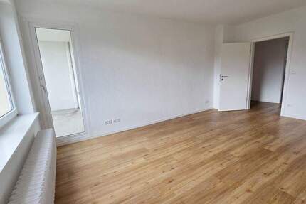 WILLKOMMEN Daheim! 3 Zimmer + Balkon mit Blick ins Grüne + Einbauküche + Tageslichtbad + ruhige Lage 3 zimmer