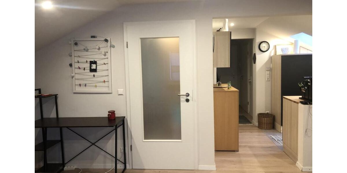 Gemütliche 2 -Zimmer-Dachgeschosswohnung in Freiburg-Oberwiehre 2 zimmer