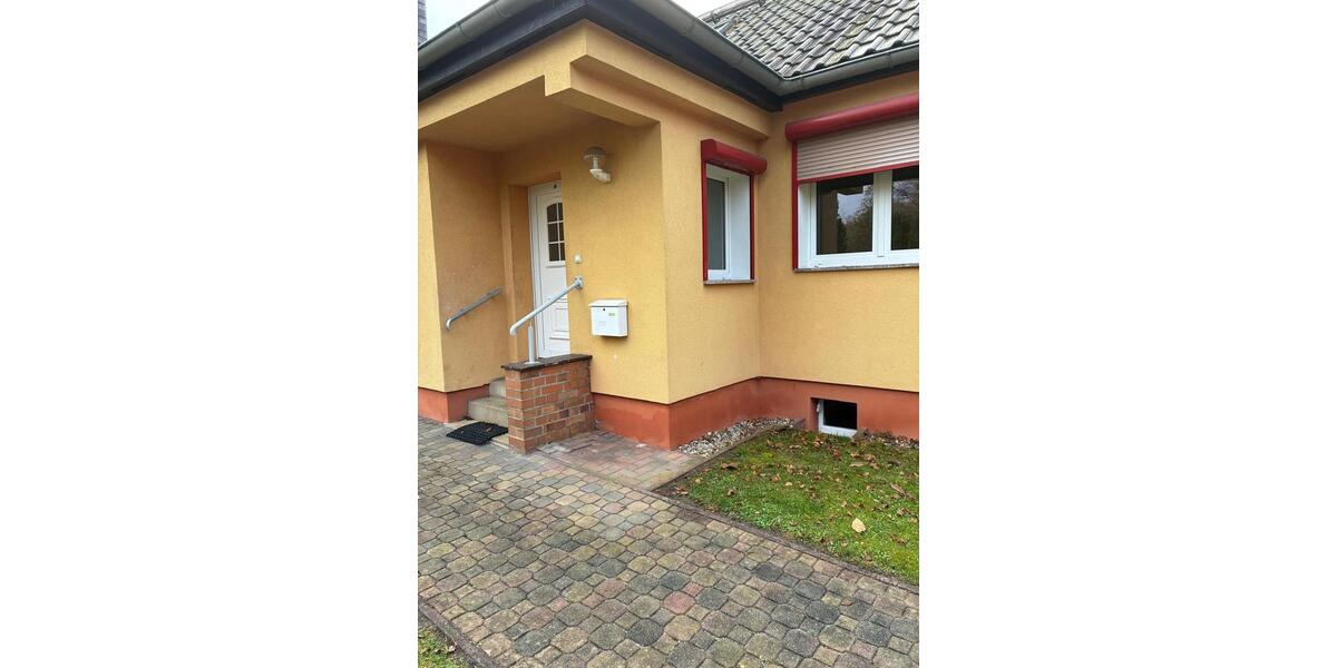 Reihenhaus Spremberg - 3 Zimmer, 74 m&sup2;, 680&euro; | Angebot:23768362