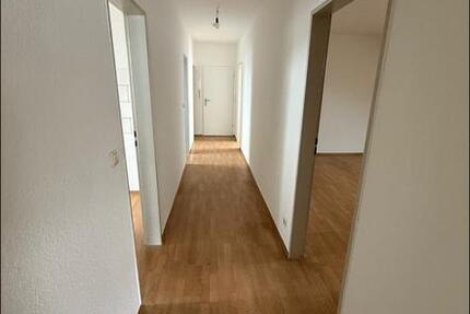 Wohnung Schöneck - 2.5 Zimmer, 75 m&sup2;, 830&euro; | Angebot:27589642
