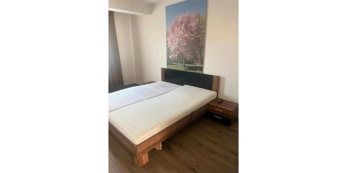 Etagenwohnung Mechernich - 2 Zimmer, 90 m&sup2;, 1.370&euro; | Angebot:24842520