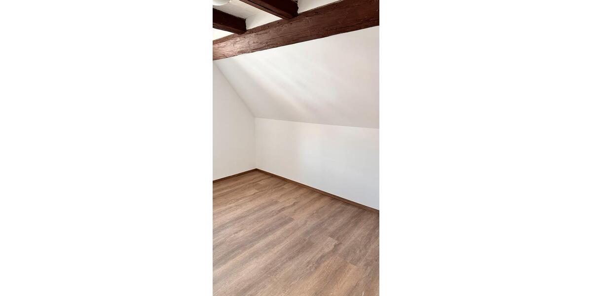 Dachgeschoßwohnung Welzheim - 4 Zimmer, 100 m&sup2;, 700&euro; | Angebot:26454696