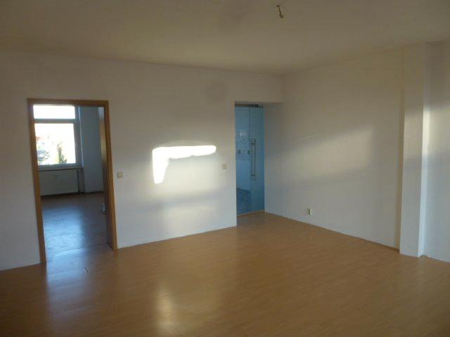 Etagenwohnung Gröningen - 3 Zimmer, 71 m&sup2;, 380&euro; | Angebot:26491149