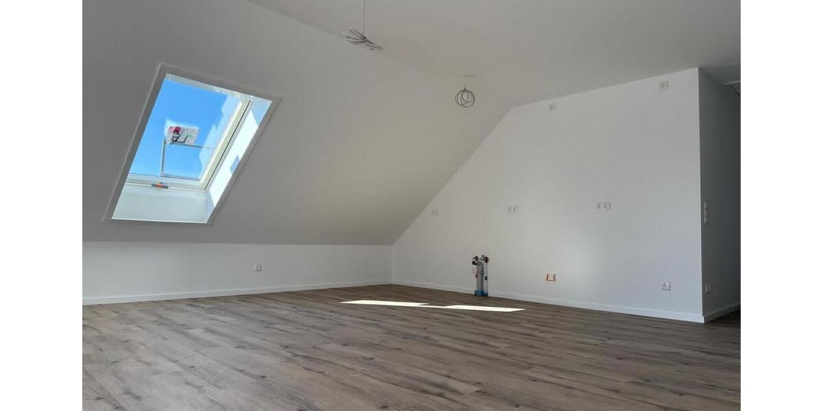 Dachgeschoßwohnung Leinburg - 3 Zimmer, 95 m&sup2;, 1.483&euro; | Angebot:24744600