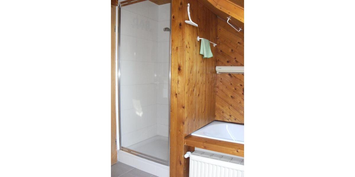 Charmante, möblierte Dachgeschosswohnung mit schöner Aussicht 3 zimmer