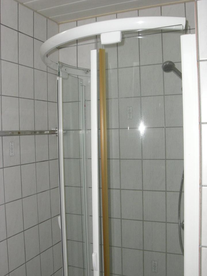 Ein-Zimmer- Apartment:, möbliertes Zimmer,