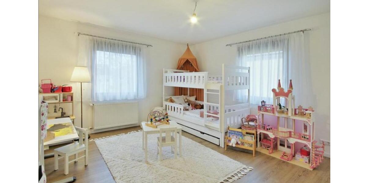 Einfamilienhaus Kornwestheim - 8.5 Zimmer, 204 m&sup2;, 3.900&euro; | Angebot:23257685