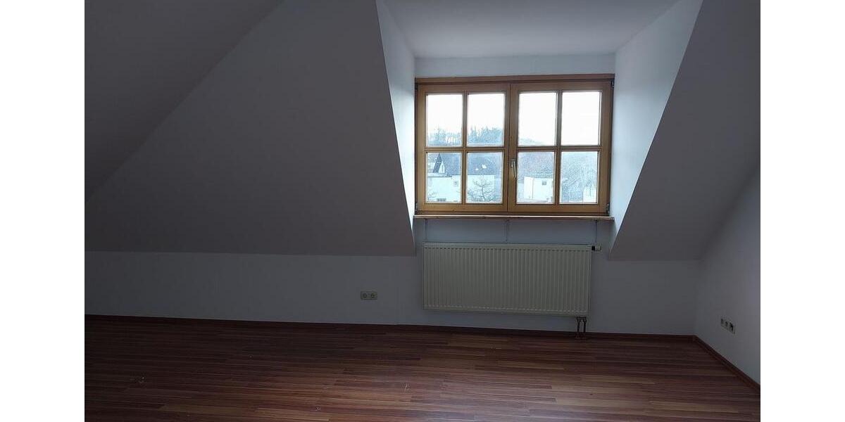 Dachgeschoßwohnung Arnstorf - 2 Zimmer, 40 m&sup2;, 400&euro; | Angebot:26347025