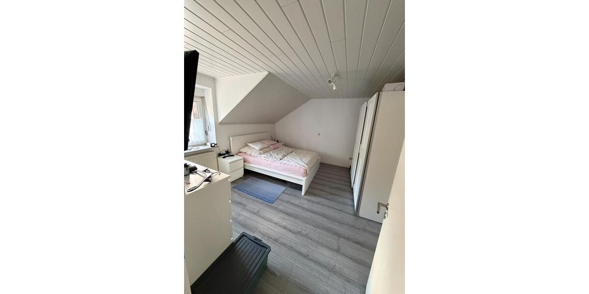 Dachgeschoßwohnung Heusweiler - 4.5 Zimmer, 90 m&sup2;, 900&euro; | Angebot:26241450