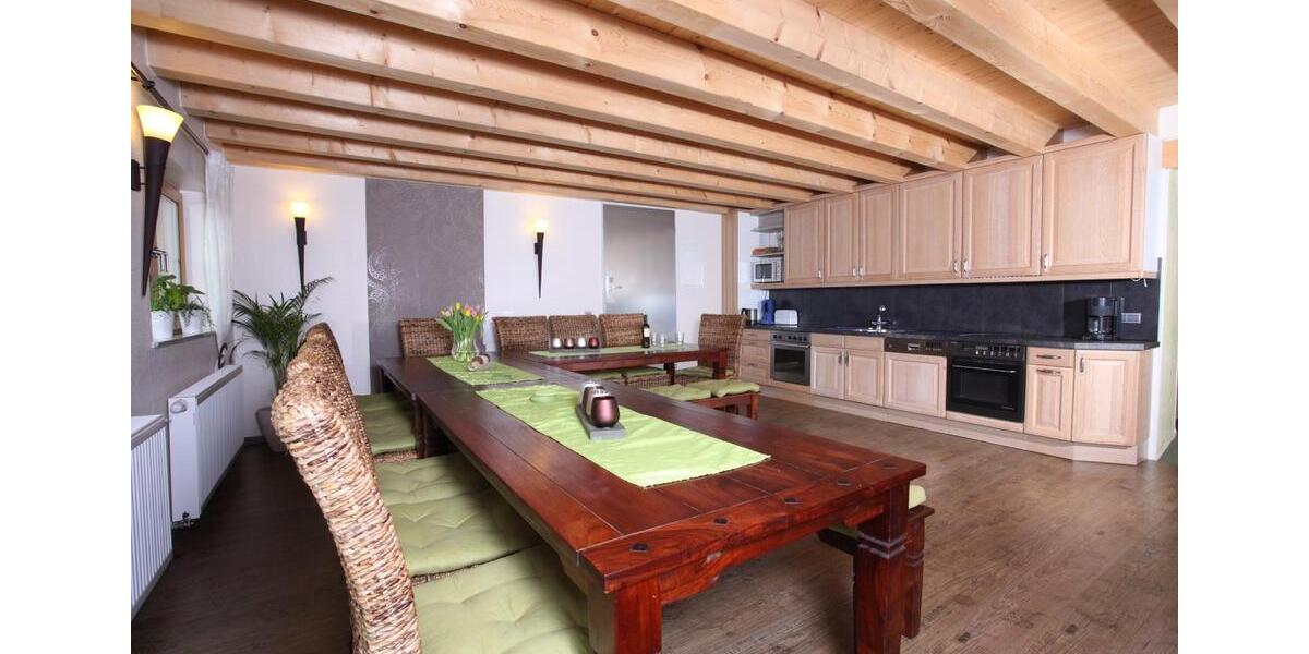 Interschutz Feuerwehrmesse Roter Hahn Messezimmer 8 zimmer