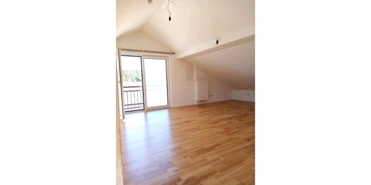 Dachgeschoßwohnung Roßbach - 2.5 Zimmer, 70 m&sup2;, 550&euro; | Angebot:23705116