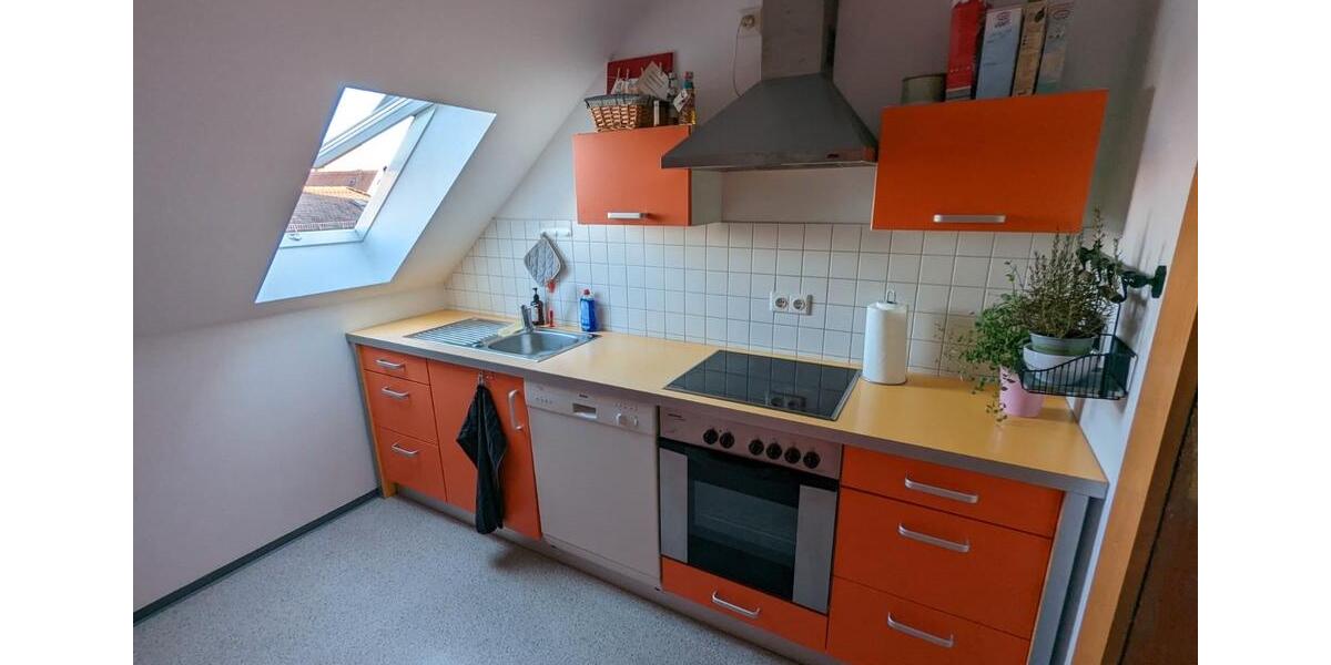 Dachgeschoßwohnung Weiden in der Oberpfalz - 2 Zimmer, 97 m&sup2;, 850&euro; | Angebot:26534481