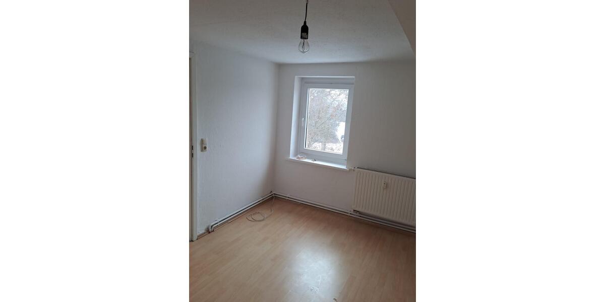Dachgeschoßwohnung Neukieritzsch - 3 Zimmer, 46 m&sup2;, 360&euro; | Angebot:25305136