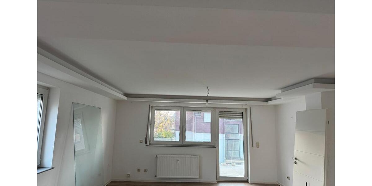 Etagenwohnung Schmelz - 3 Zimmer, 120 m&sup2;, 900&euro; | Angebot:26221113
