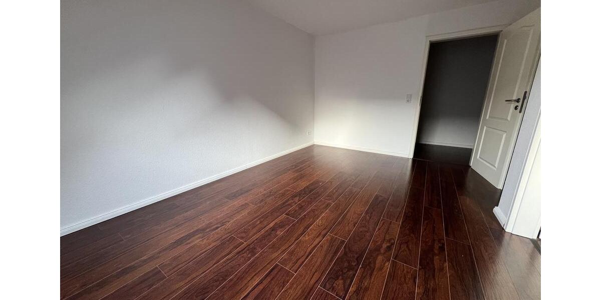 Dachgeschoßwohnung Flensburg - 3.5 Zimmer, 96 m&sup2;, 815&euro; | Angebot:25448737