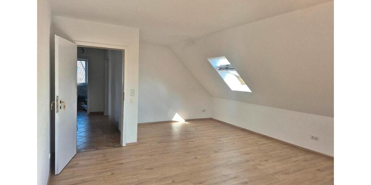 Dachgeschoßwohnung Grasberg - 1 Zimmer, 67 m&sup2;, 750&euro; | Angebot:25895358