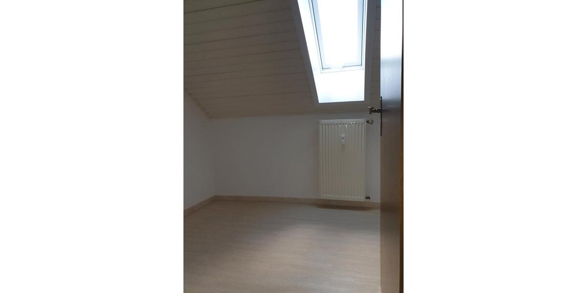 Dachgeschoßwohnung Waldmünchen - 3 Zimmer, 74 m&sup2;, 430&euro; | Angebot:26610718