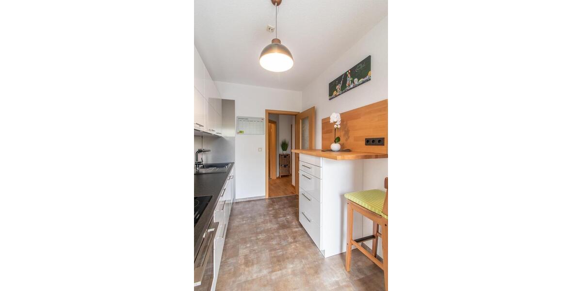 ab sofort, Sonderpreis: sehr schöne, voll möblierte 2-Zi DG-Whg, Luxus- EBK, Balkon 2 zimmer