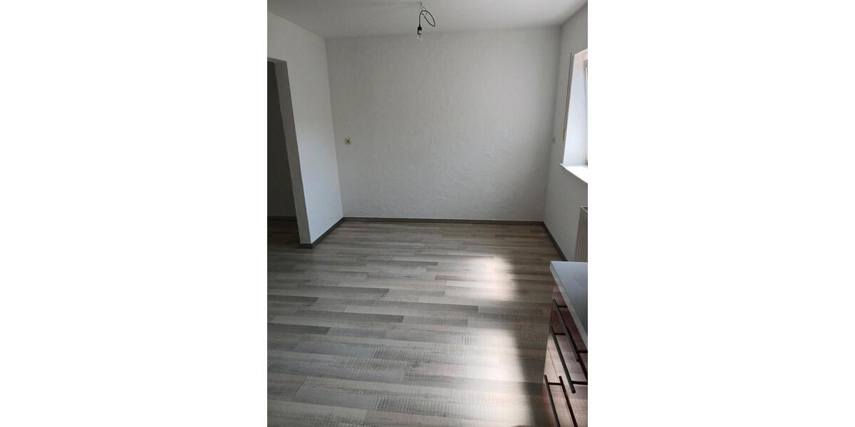Dachgeschoßwohnung Hohenroth - 2.5 Zimmer, 98 m&sup2;, 620&euro; | Angebot:26515790