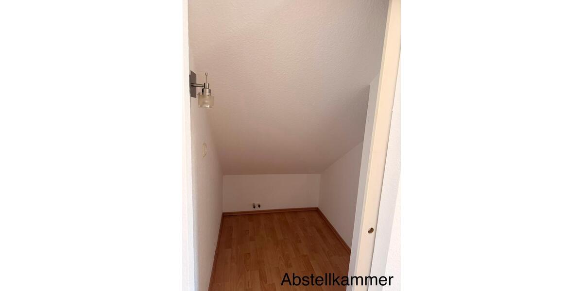 Dachgeschoßwohnung Neuhof - 3 Zimmer, 77 m&sup2;, 693&euro; | Angebot:26216085