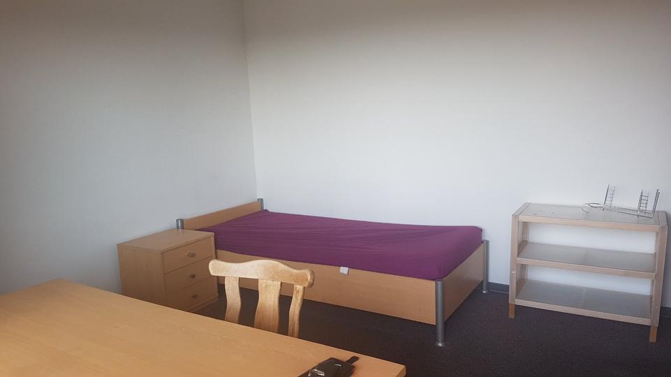 Etagenwohnung Saarbrücken Dudweiler - 1 Zimmer, 17 m&sup2;, 360&euro; | Angebot:25883550